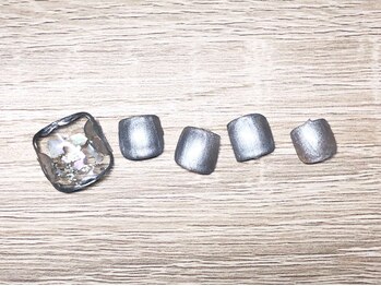 ネイルサロンアンドスクール ミュー(Nail Salon & school mieux)/《FOOTな季節♪》メタリック