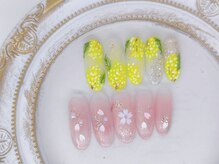 ネイル53の雰囲気（7200円（ミモザ、上）6200円（桜、下）新規500円引）
