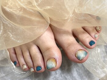 ヒラソルネイル(Girasol nail)の写真/【フットの定額コースあり◇】カラー変更や配置変更もOK!!足元からおしゃれを楽しみませんか？