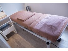 オフェリア(Ophelia)/施術ベット