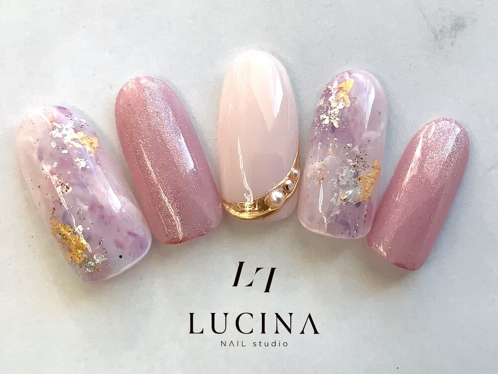 ☆A-419☆ネイルチップ ベージュのぷっくりフラワーニュアンスネイル  