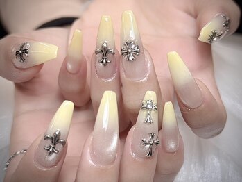 ブイピーネイル 新大久保(VP nail)の写真/《8:00-0:30で毎日営業！》朝の予定前や、夜の学校・お仕事帰りに！ライフスタイルに合わせて通いやすい◎