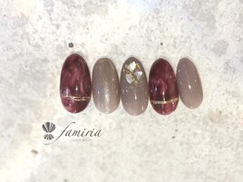 ゴージャスキラキラネイル