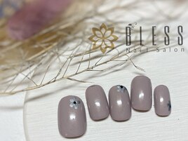 メタリックシルバーがアクセント