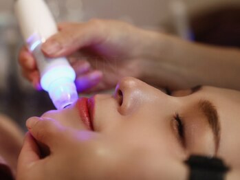 ハイフン(HIFUN)/毛穴洗浄×ハイドラフェイシャル