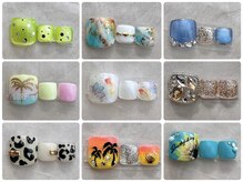 ナナズネイル 西小倉店(NANA's Nail)の雰囲気（夏のフットデザインお任せください^_^）