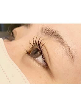 ナチュラル上品な目元にしたい