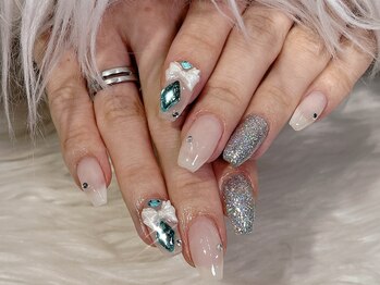 ルーツ(ROOTS)/ガーリーネイル