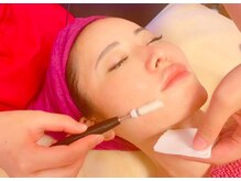 エステサロン ジジ 新宿(JIJI)/ハーブピーリング、プラズマ新宿