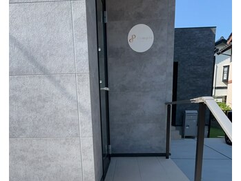 ディンプル(Dimple)/店舗の外観