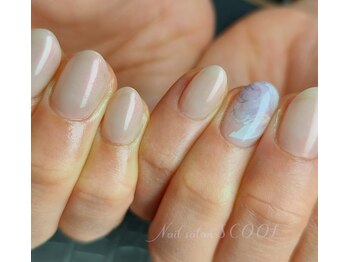 スクール(SCOOL)/2023 10月ニュアンス花ネイル