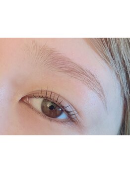 ナチュラル上品な目元にしたい