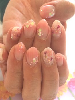 トータルサロン 白べぇーっ プラス/サクラネイル♪