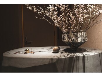 みるめ みため/入り口のお花がお出迎え