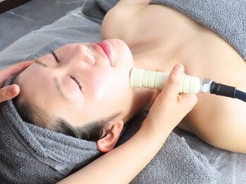 リライブ 亀有店(Re:Lives)/10セルケア小顔フェイシャル！