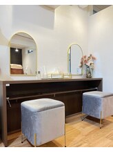 施術後のメイク直しも安心◎使いやすいパウダースペース♪