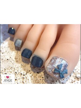 ネイル・アイメニューの同時施術が可能