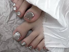 大人可愛いクリスマスネイル