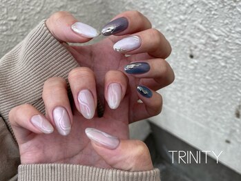 トリニティー(TRINITY)/ミラー囲み　ニュアンス　by三島