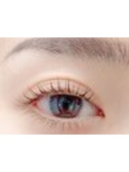 ナチュラル上品な目元にしたい