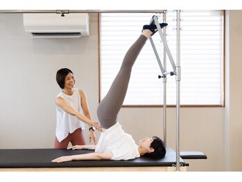 ミータイムピラティス(me time pilates)/柔軟性を高めてしなやかな体へ！