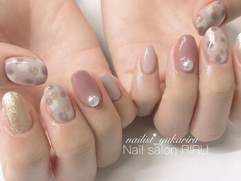 リル(RIRU)/ニュアンスドットネイル