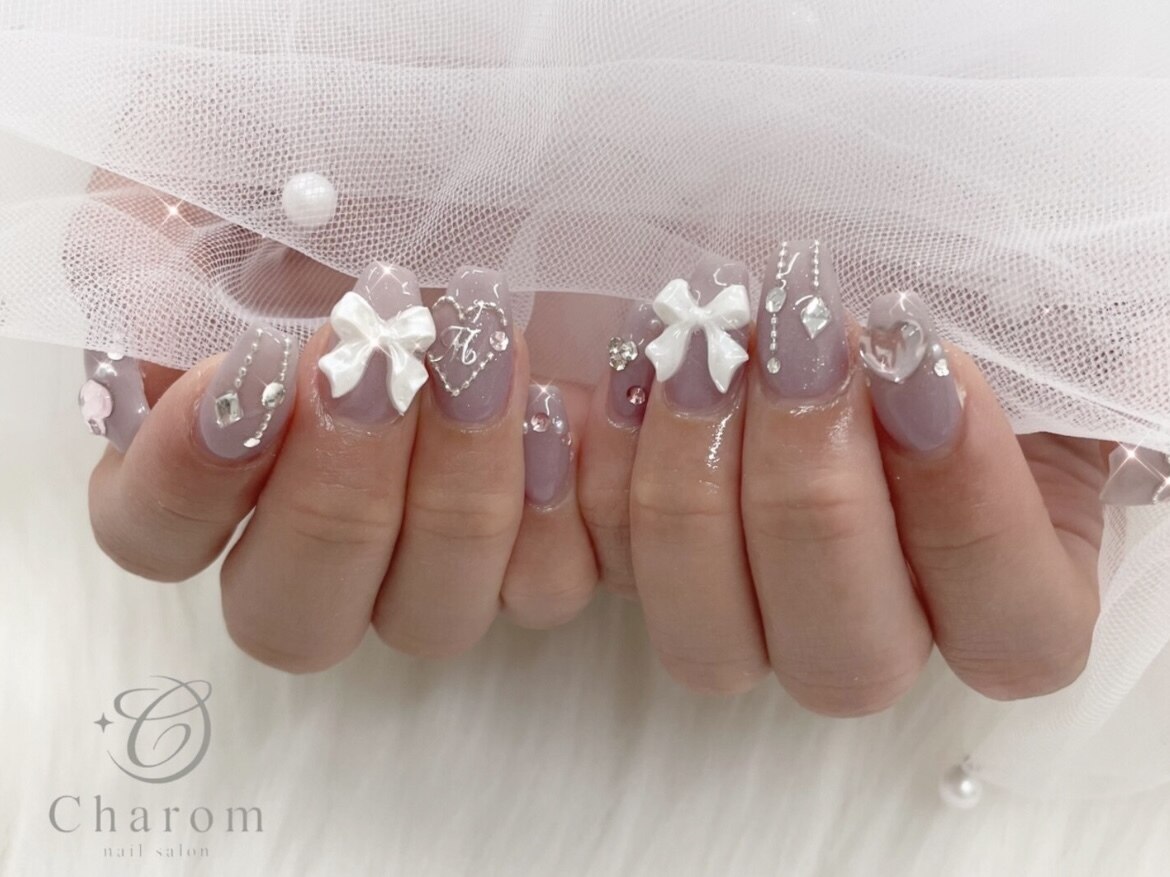 2025年-2026年冬トレンド】イニシャルのネイルデザイン集｜人気順｜4