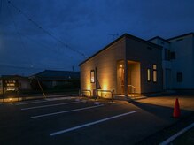 くつろ気 太田院の雰囲気（日没とともに外観が浮かび上がります。）