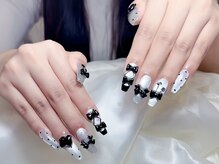 ディオーネ ネイルスタジオ(Dione)/目立つ大粒ビジュー！