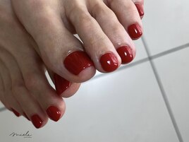 フット赤ワンカラーネイル