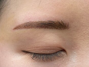 レユシール(reussir cosmetic salon)の写真/目元の黄金バランスを提案。あなたの骨格・表情に寄り添う、自然なのに印象的なアイブロウを提供します◆