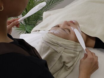 【肌質改善】Pua Pua Facial 【プアプアフェイシャル】/STEP4 ピーリング塗布