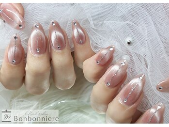 ネイル ボンボニエール 京阪シティモール天満橋店(Nail bonbonniere)/マグネットフレンチに縦ライン☆