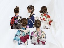 ジャスリー(JASLY)の雰囲気（洗練されたヘアセットと、印象的な目元デザイン。）