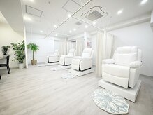 アイビューティー ロキエ 大和八木店(ROCHIE)の雰囲気（ふかふかのリクライニングソファーでゆったり施術♪）