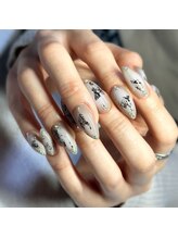 エムネイル ブランチ(Mネイル branch)/_maeda_白チークネイル