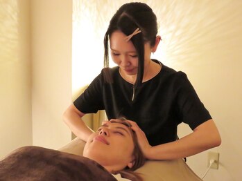 アキュリア(ACURIA)の写真/熟睡＆快眠へと誘う極上空間ドライヘッドスパ！ヘッドスパの概念を変える首・背中の指圧付きで満足度UP！