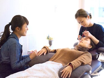 クアトログランシュ 青葉台(QUATRO×GranCieux)の写真/経験豊富なスタッフが丁寧に施術◎心地よい空間で貴方の魅力を引き出すお手伝い♪
