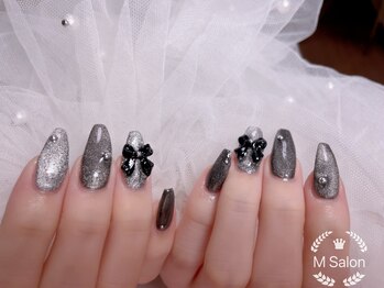 エム ネイルサロン(M)/黒マグネット+リポン