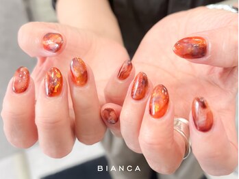 ビアンカ 新所沢店(Bianca)の写真/毎月変わる定額デザインで彩りをプラス♪秋らしい上品な指先で気分も上々☆
