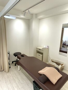 ハリナチュレ 新宿店/施術室【美容鍼/小顔矯正】