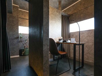 ロナネイル(RONA NAILS)/