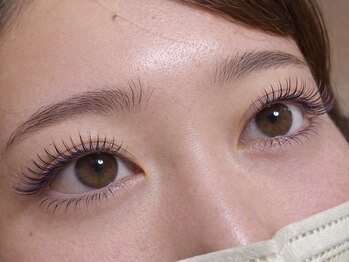 モルレーヴ(MOLREVE)の写真/【抜け感カラーエクステ】技術で差がつく、大人のためのサロン◎洗練された大人の目元にアップデート！