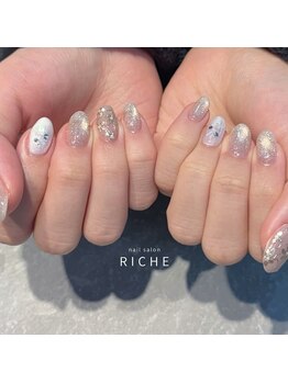 リッシュ(RICHE)/上品フラワーネイル