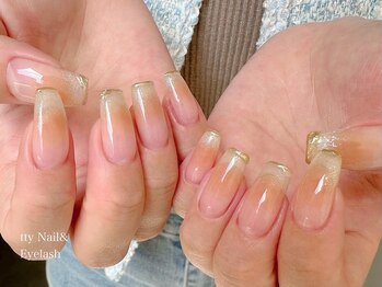 ティーネイルアンドアイラッシュ(tty)の写真/大人女性の指先を彩る♪美フォルムを追求したプライベートサロンで極上のネイル体験を！