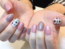 ネイルズ ララ(nails Lala)/ブロックチェックネイル。