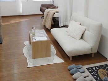 まつげエクステ専門店 スカイラッシュ(SKYLASH)/清潔感の溢れる店内