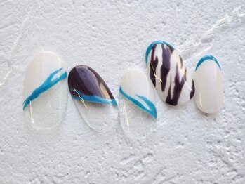 カトルナフ(quatre fois neuf)/トレンド柄ネイル