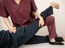 ヨギート(yogate)の雰囲気（土台となる骨盤の歪みを心地よく整える。猫背・反り腰改善に◎）