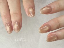 リッシュ トロワ(RICHE trois)/秋めくブラウンマグネット